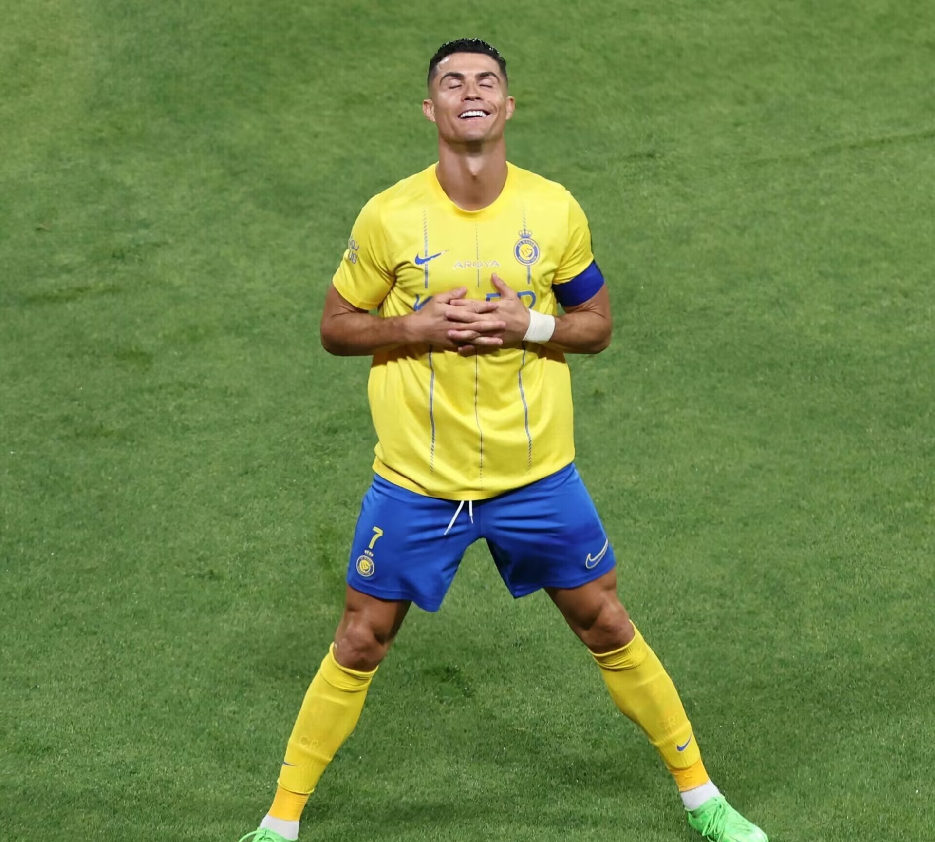 爱游戏平台-C罗迎来十五赛季出色发挥，公牛观众热烈欢呼！气势如虹延续-爱游戏平台