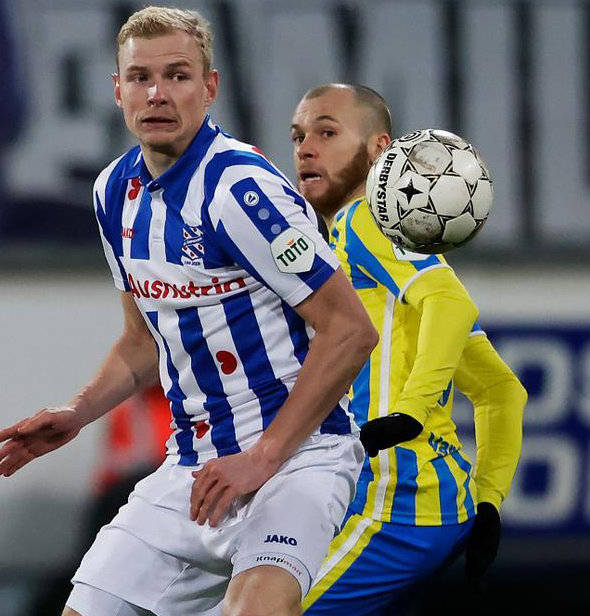 包含埃因霍温迎荷甲关键赛，清晨状态回暖，压力陡增，医务组通报恢复的词条