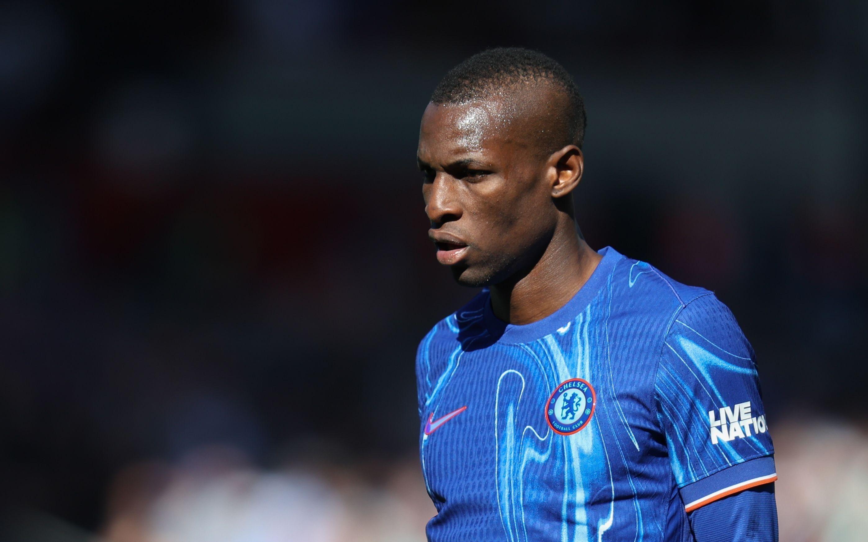 离谱！今夜切尔西调整名单以备NBA常规赛里尔临场应变备战NBA总决赛，集结日调整名单引欢呼的简单介绍